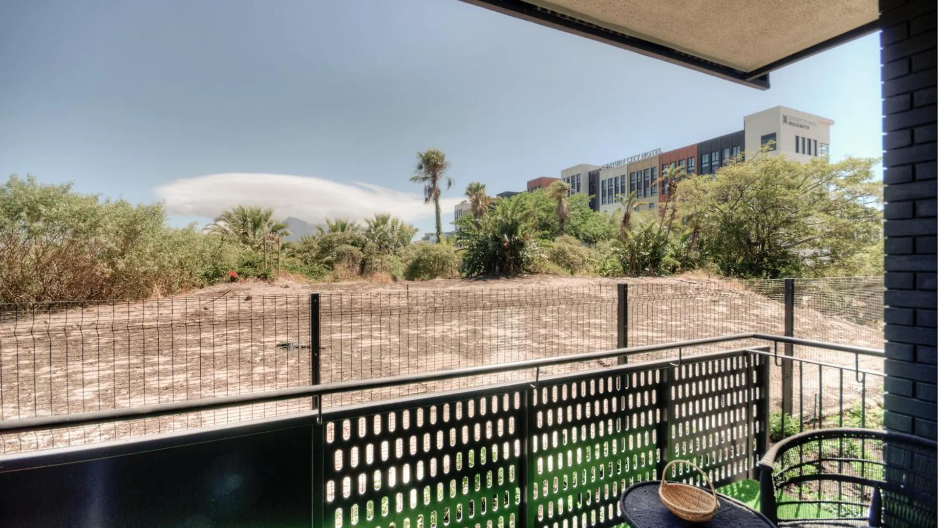S.A.E. Nine Palms Luxury Apartment Cape Town